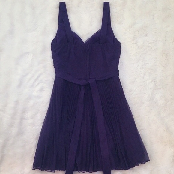 Windsor Sweetheart Neckline Pleated Cocktail Dress - Picture 6 of 8